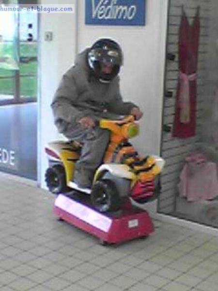 ha ben vla le facteur tant attendu par notre belphy