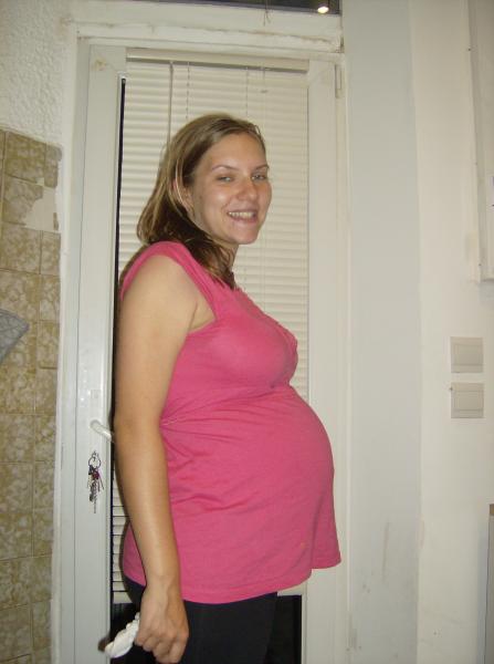 mon bebe d'amour qui est en train de faire son bebe d'amour � elle